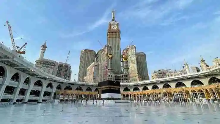 What are the famous ziyarat in Makkah?